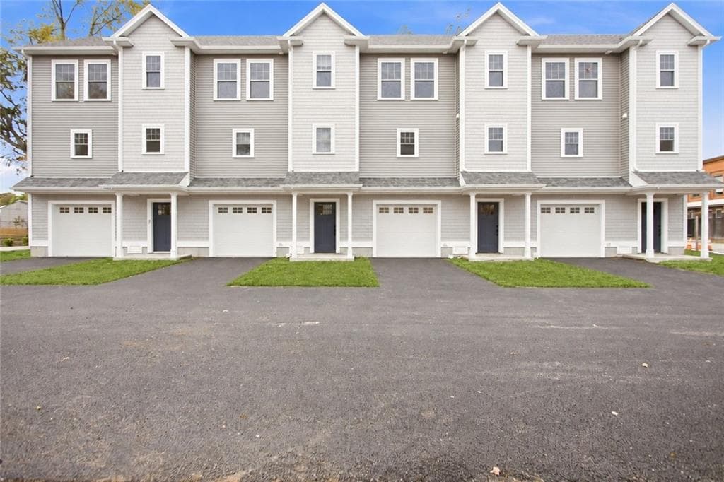 Condominium at 89 Croade Street, Warren, photo 2 of 36