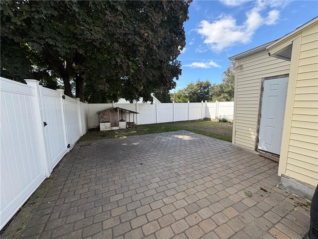 Single Family Residence at 40 Standish Avenue, Providence, photo 29 of 34