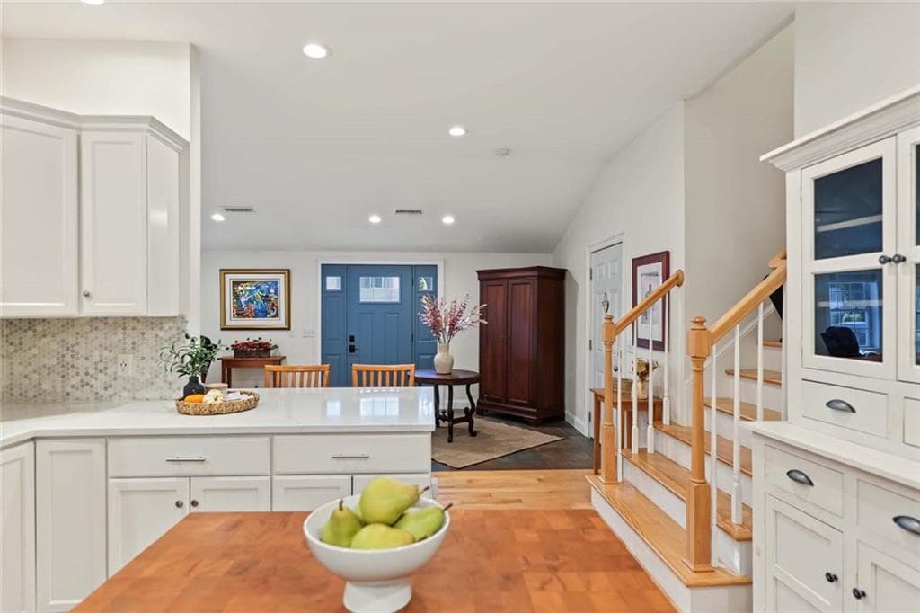Single Family Residence at 23 Shadbush Trail, Narragansett, photo 13 of 44