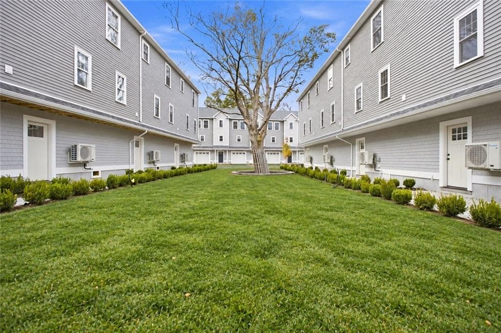 Condominium at 95 Croade Street, Warren, photo 26 of 33