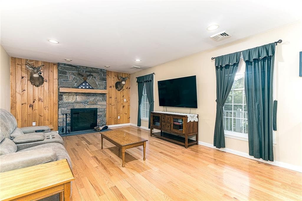 Single Family Residence at 24 Hickory Lane, Westerly, photo 13 of 41