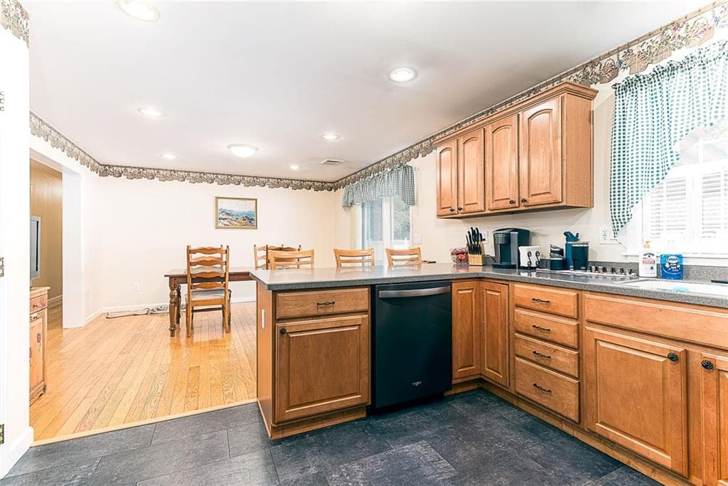 Single Family Residence at 24 Hickory Lane, Westerly, photo 17 of 41