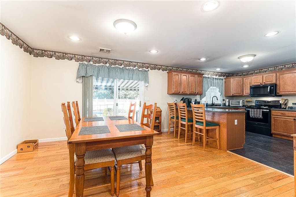 Single Family Residence at 24 Hickory Lane, Westerly, photo 19 of 41