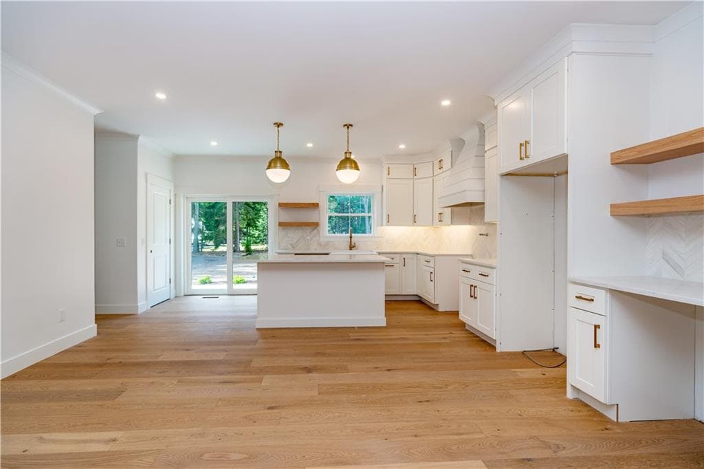 Single Family Residence at 91 Green Hill Beach Road, South Kingstown, photo 14 of 47