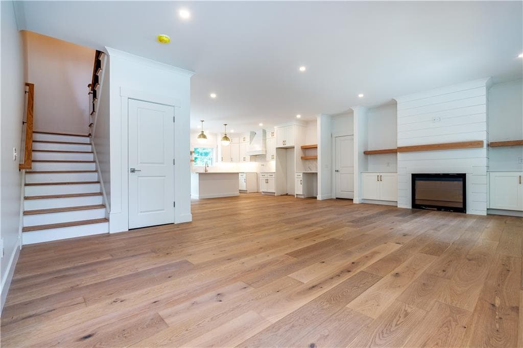 Single Family Residence at 91 Green Hill Beach Road, South Kingstown, photo 11 of 47