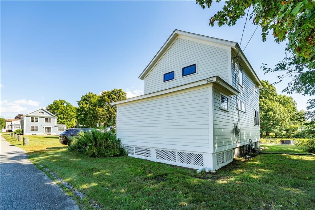 Single Family Residence at 80 Carder Road, Warwick, photo 7 of 12
