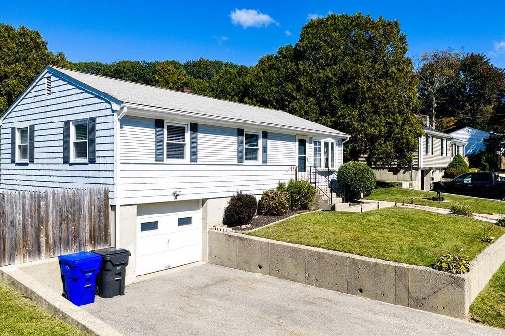 Single Family Residence at 24 Vincenzo Drive, West Warwick, photo 2 of 28