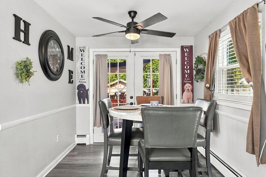Single Family Residence at 24 Vincenzo Drive, West Warwick, photo 5 of 28