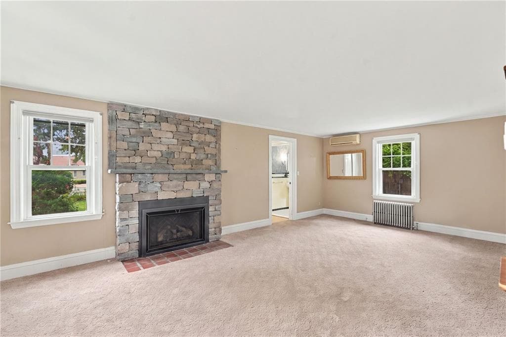 Single Family Residence at 2 Elton Circle, Cranston, photo 6 of 17
