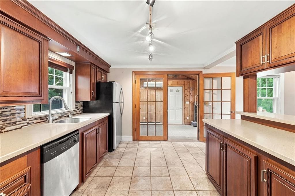 Single Family Residence at 2 Elton Circle, Cranston, photo 3 of 17