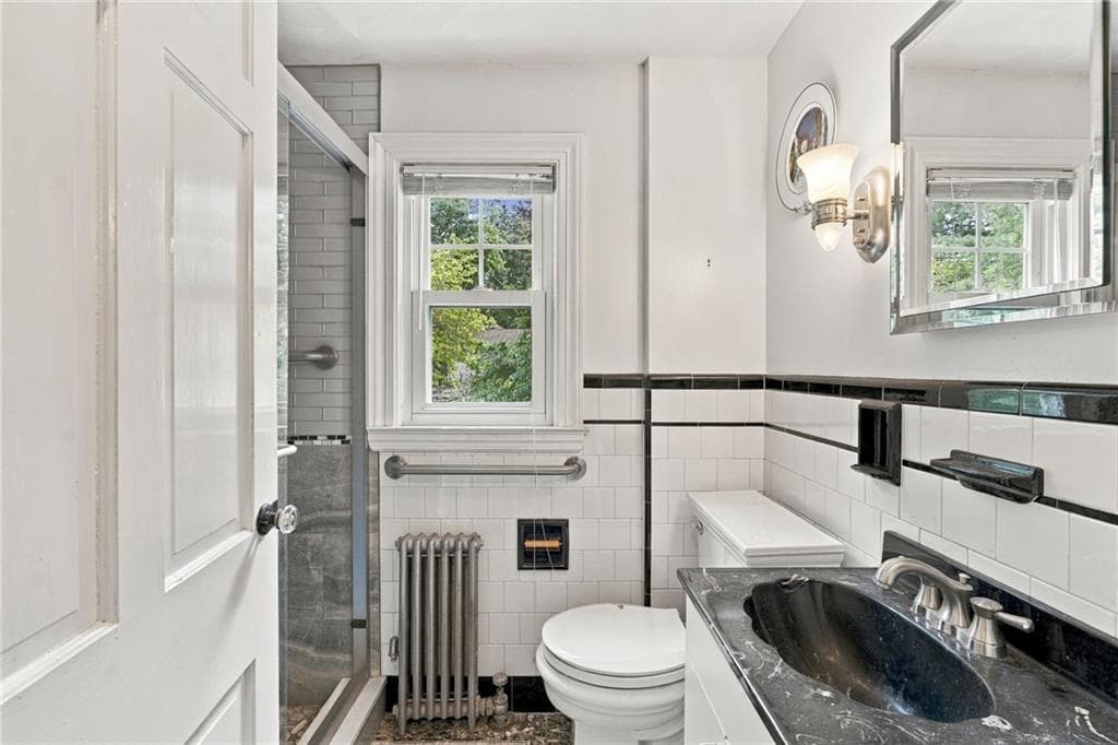 Single Family Residence at 2 Elton Circle, Cranston, photo 9 of 17