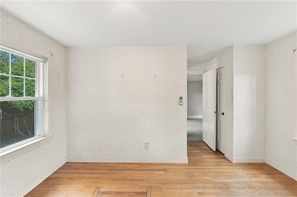 Single Family Residence at 2 Elton Circle, Cranston, photo 11 of 17