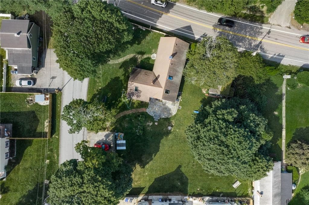Single Family Residence at 1707 Diamond Hill Road, Cumberland, photo 17 of 20