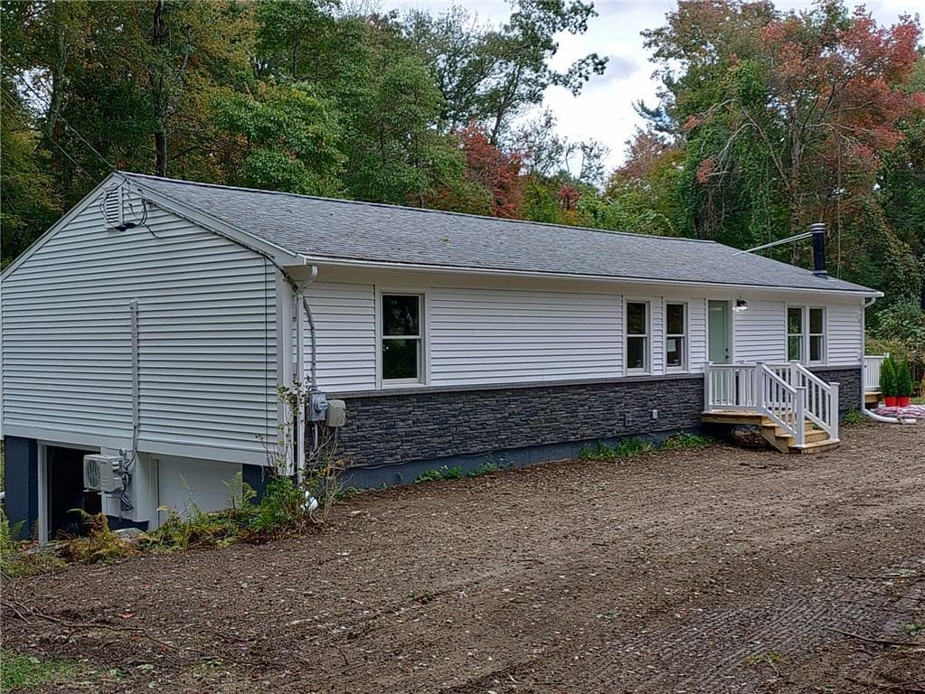 Single Family Residence at 3 wetherbee Road, Foster, photo 4 of 16