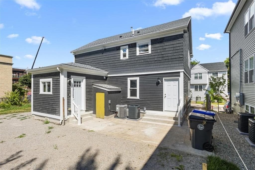 Multi Family at 149 Burnside Street, Providence, photo 6 of 41