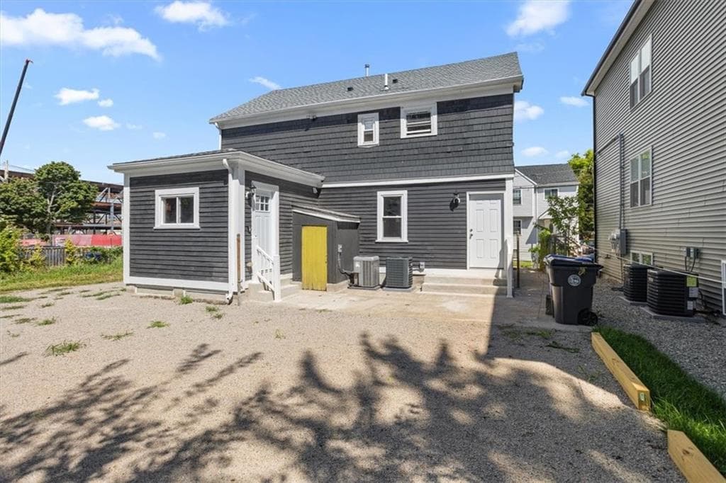 Multi Family at 149 Burnside Street, Providence, photo 5 of 41