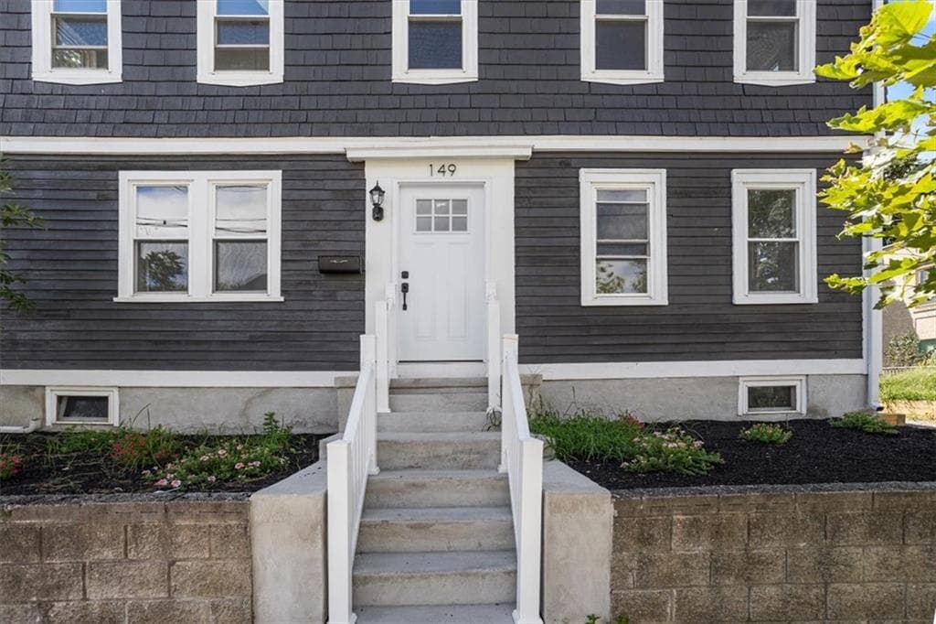 Multi Family at 149 Burnside Street, Providence, photo 4 of 41