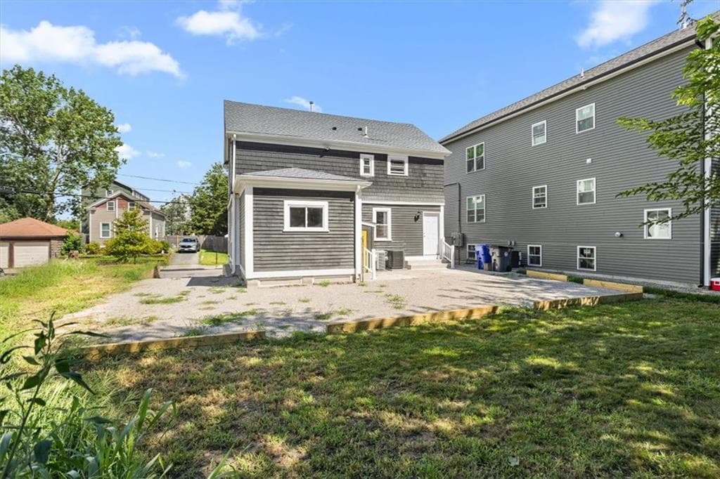 Multi Family at 149 Burnside Street, Providence, photo 8 of 41