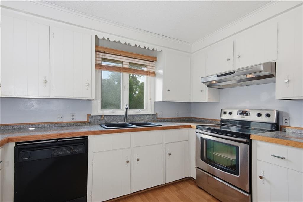 Single Family Residence at 15 Milton Road, Little Compton, photo 11 of 37