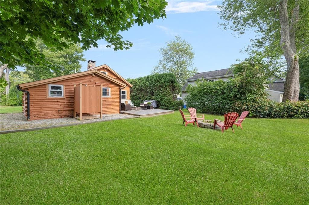 Single Family Residence at 39 Ottawa Trail, Narragansett, photo 14 of 40