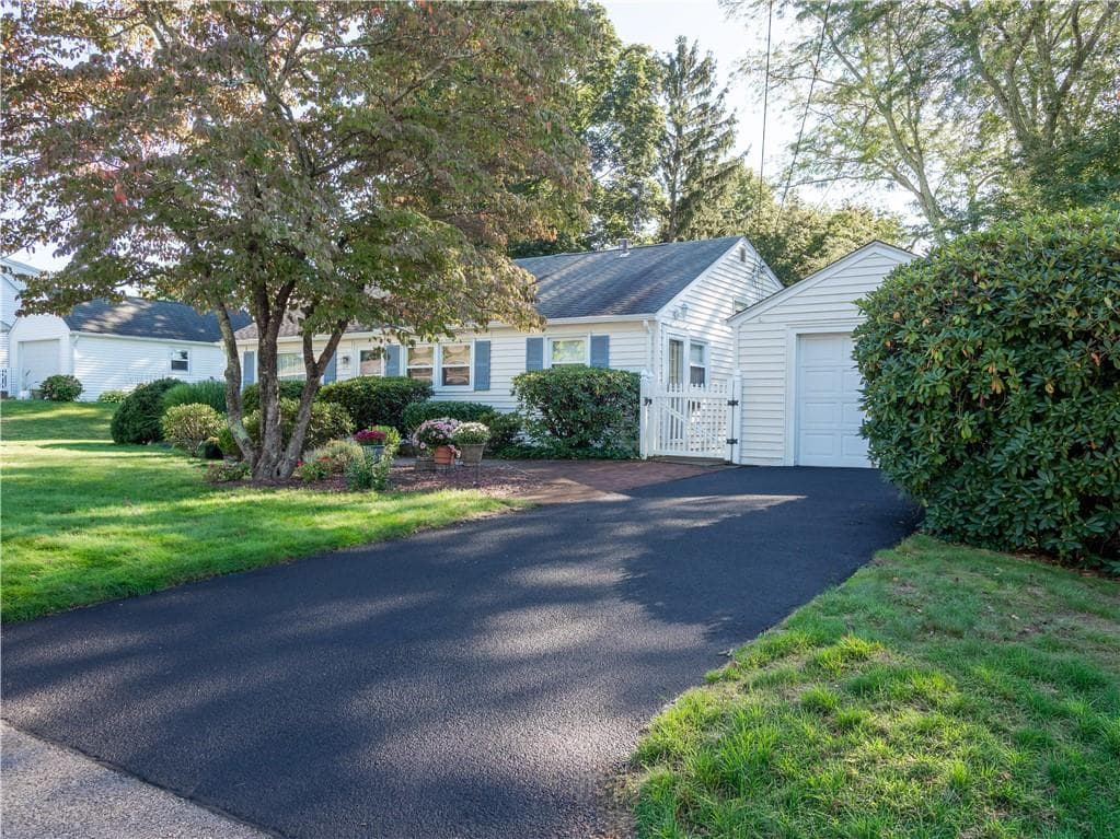 Single Family Residence at 54 Grasslands Road, East Greenwich, photo 2 of 30