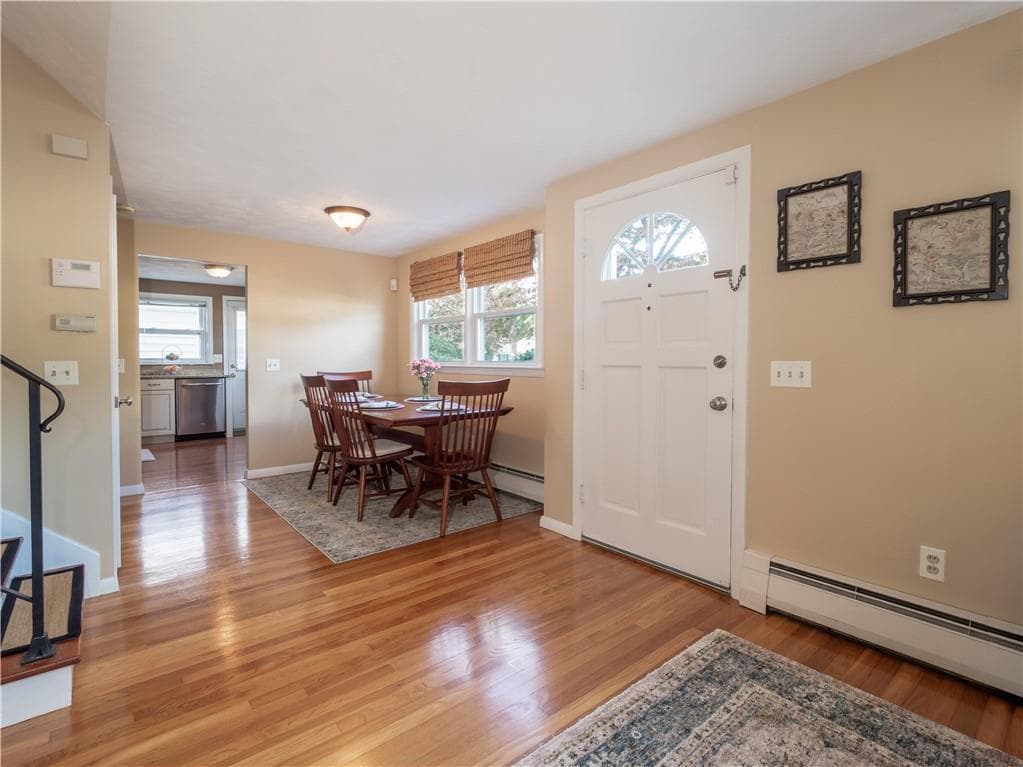 Single Family Residence at 54 Grasslands Road, East Greenwich, photo 6 of 30
