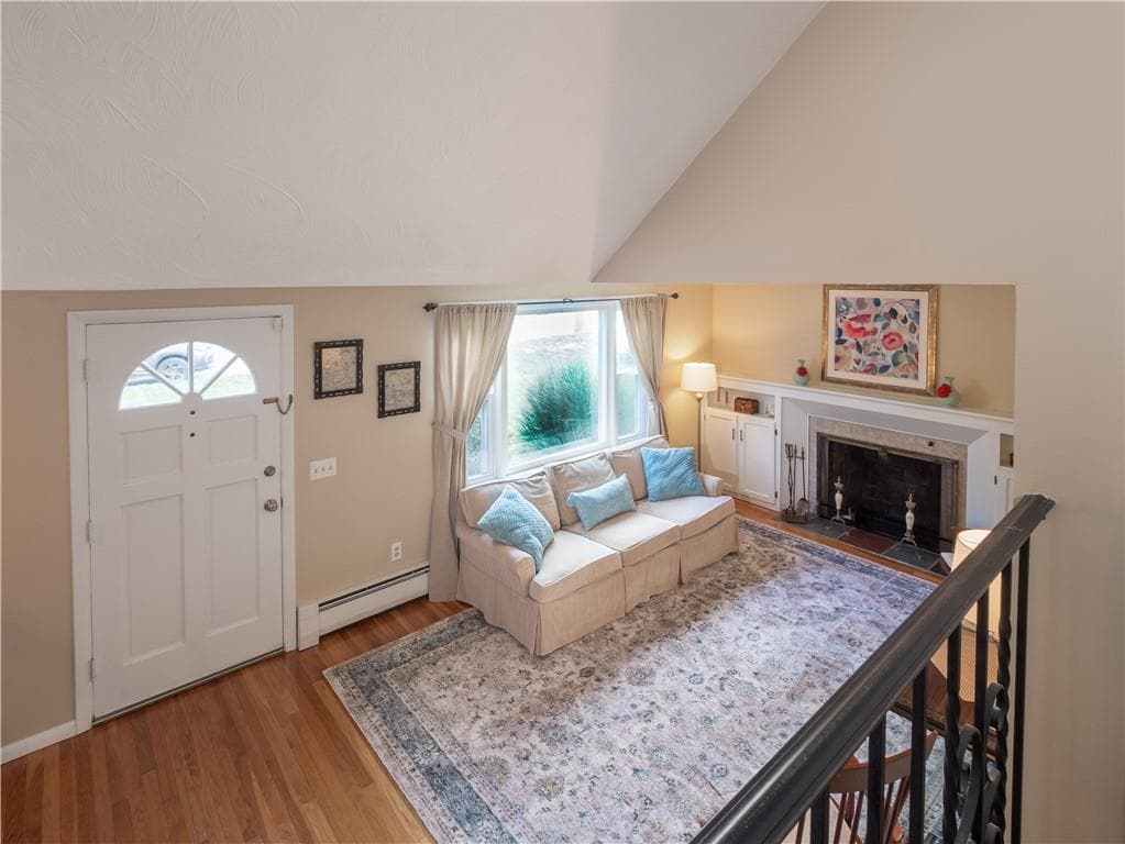 Single Family Residence at 54 Grasslands Road, East Greenwich, photo 13 of 30