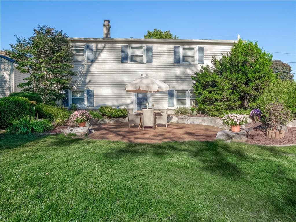Single Family Residence at 54 Grasslands Road, East Greenwich, photo 26 of 30