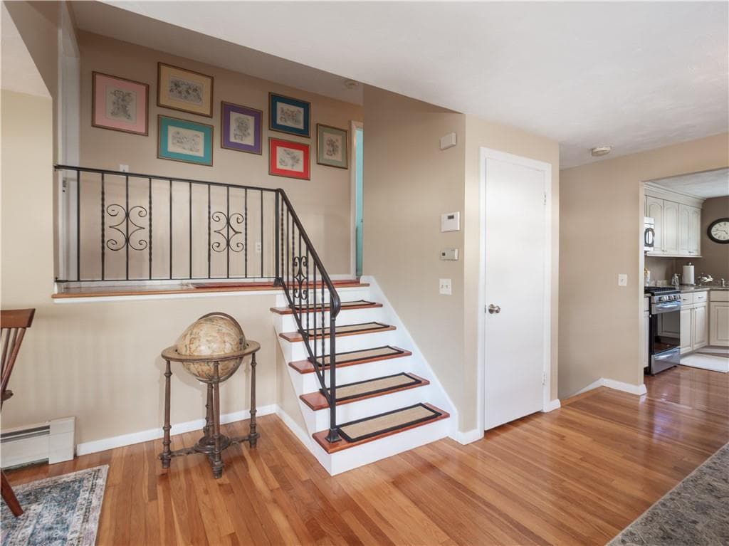 Single Family Residence at 54 Grasslands Road, East Greenwich, photo 7 of 30