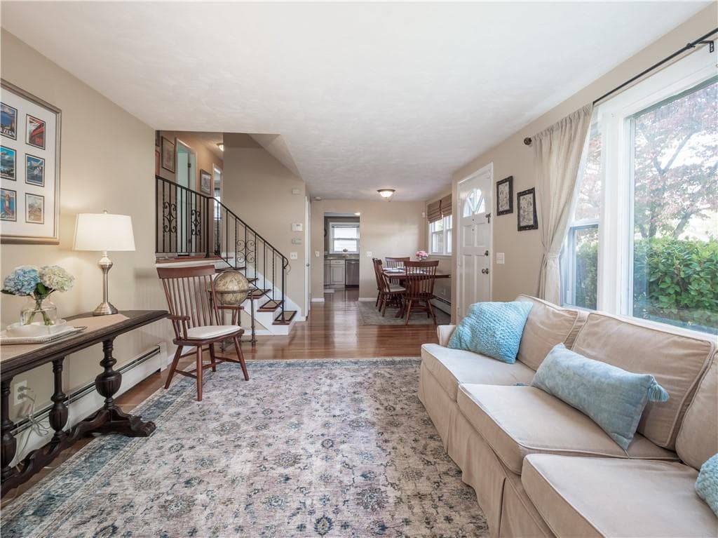 Single Family Residence at 54 Grasslands Road, East Greenwich, photo 5 of 30
