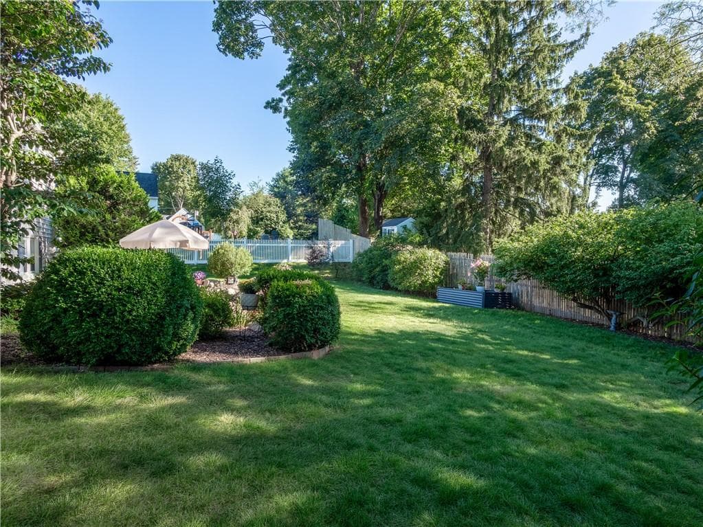 Single Family Residence at 54 Grasslands Road, East Greenwich, photo 24 of 30