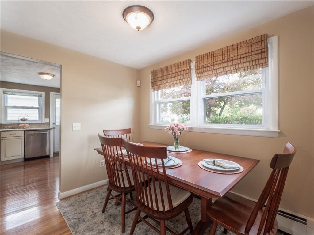 Single Family Residence at 54 Grasslands Road, East Greenwich, photo 8 of 30
