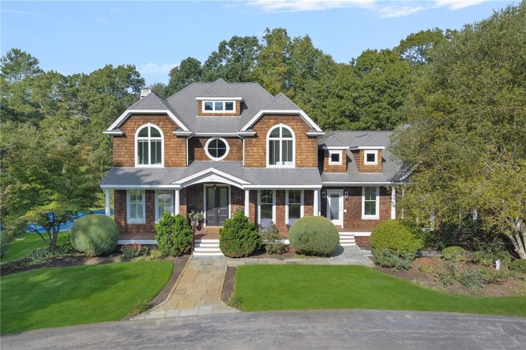Single Family Residence at 357 Congdon Drive, South Kingstown, photo 2 of 47