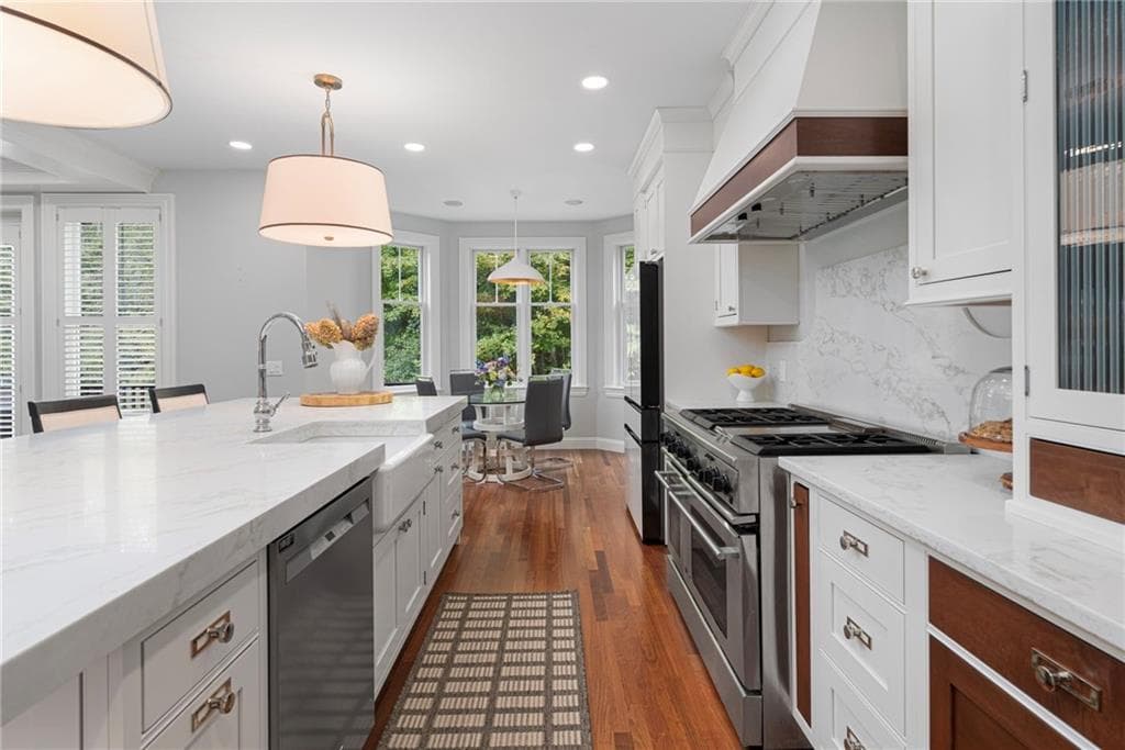 Single Family Residence at 357 Congdon Drive, South Kingstown, photo 14 of 47