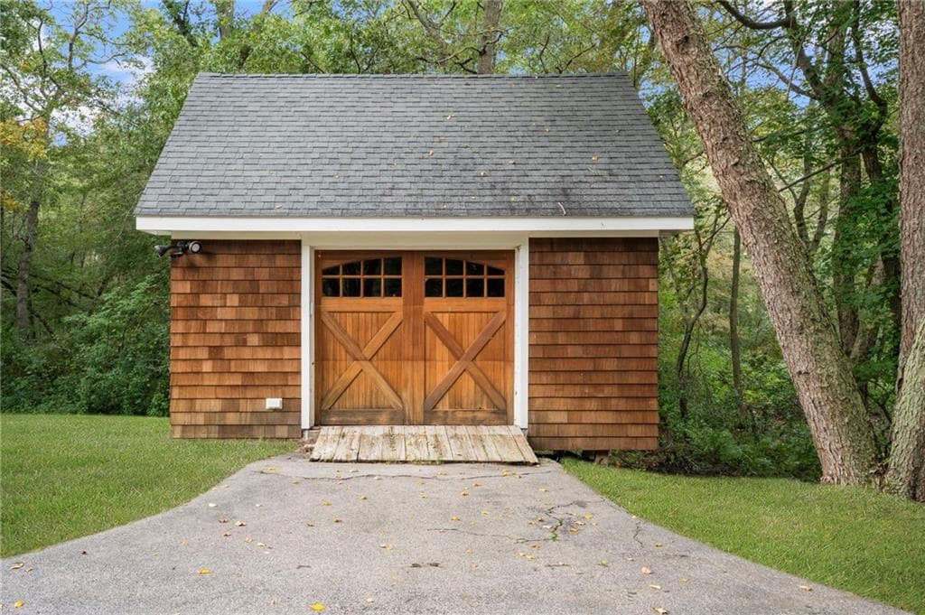Single Family Residence at 357 Congdon Drive, South Kingstown, photo 41 of 47
