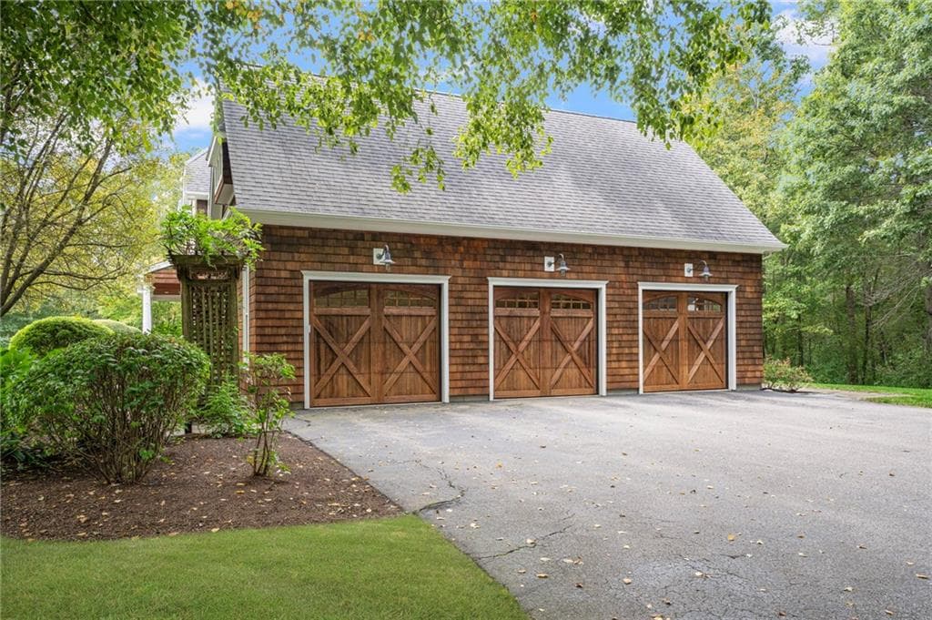 Single Family Residence at 357 Congdon Drive, South Kingstown, photo 39 of 47