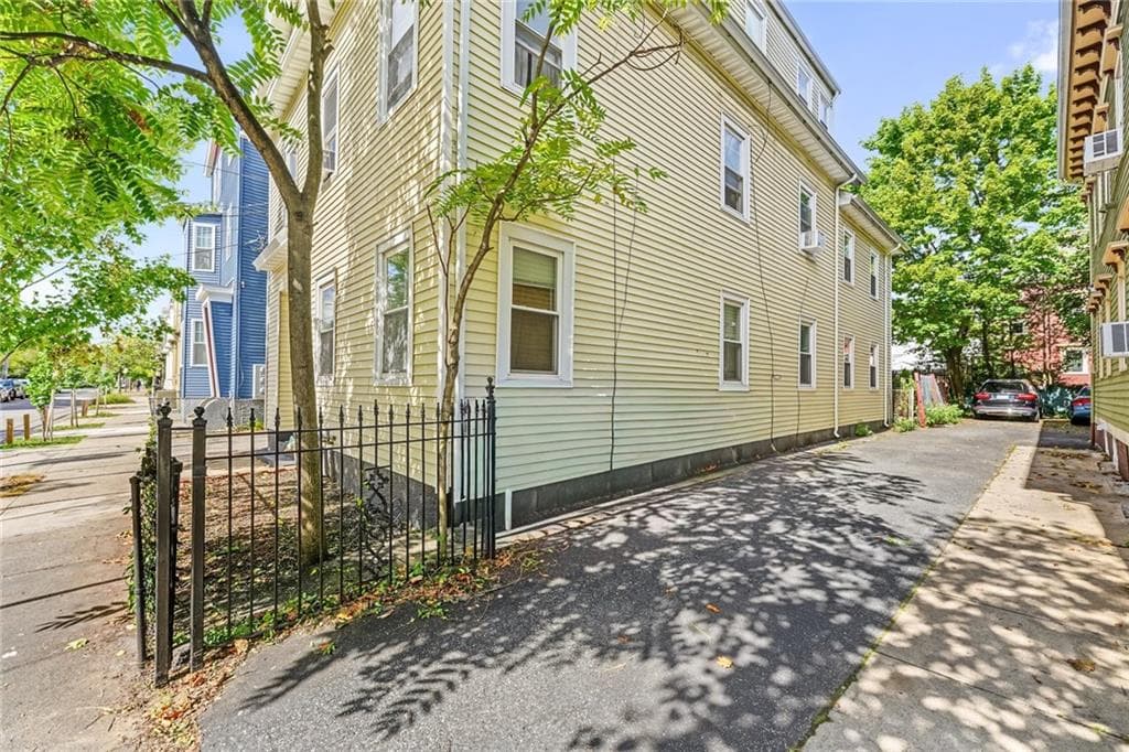 Multi Family at 211 Carpenter Street, Providence, photo 2 of 48