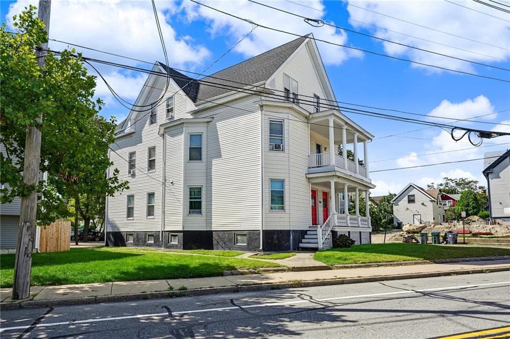 Multi Family at 986 Smith Street, Providence, photo 3 of 31