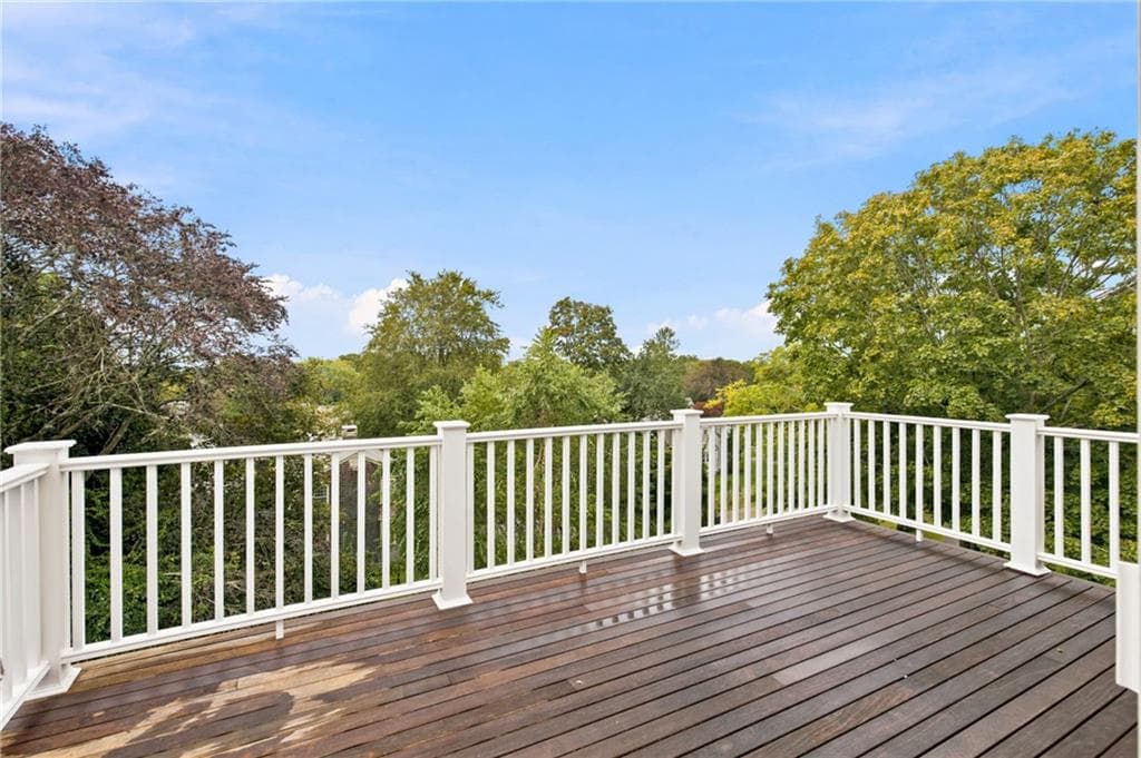 Condominium at 46 Chastellux Avenue UNIT M7, Newport, photo 13 of 20