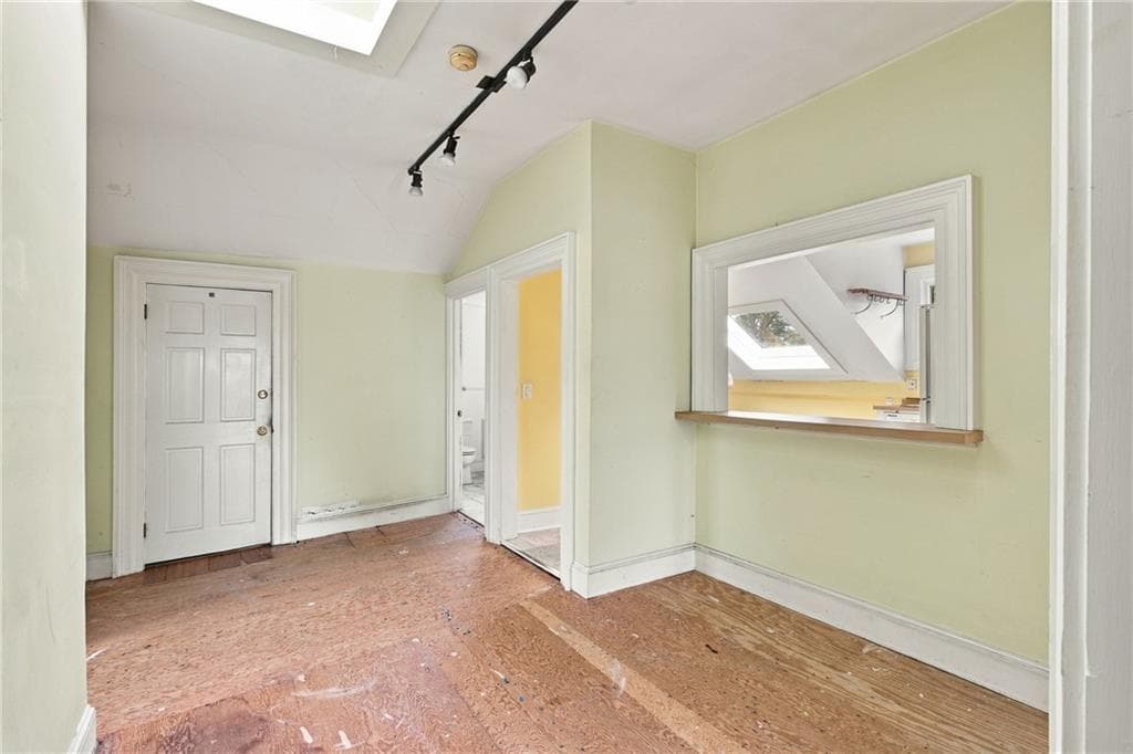 Condominium at 46 Chastellux Avenue UNIT M7, Newport, photo 17 of 20