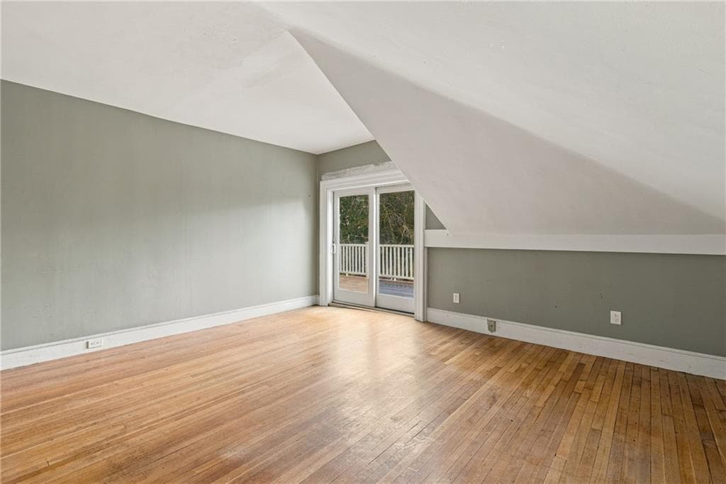 Condominium at 46 Chastellux Avenue UNIT M7, Newport, photo 7 of 20