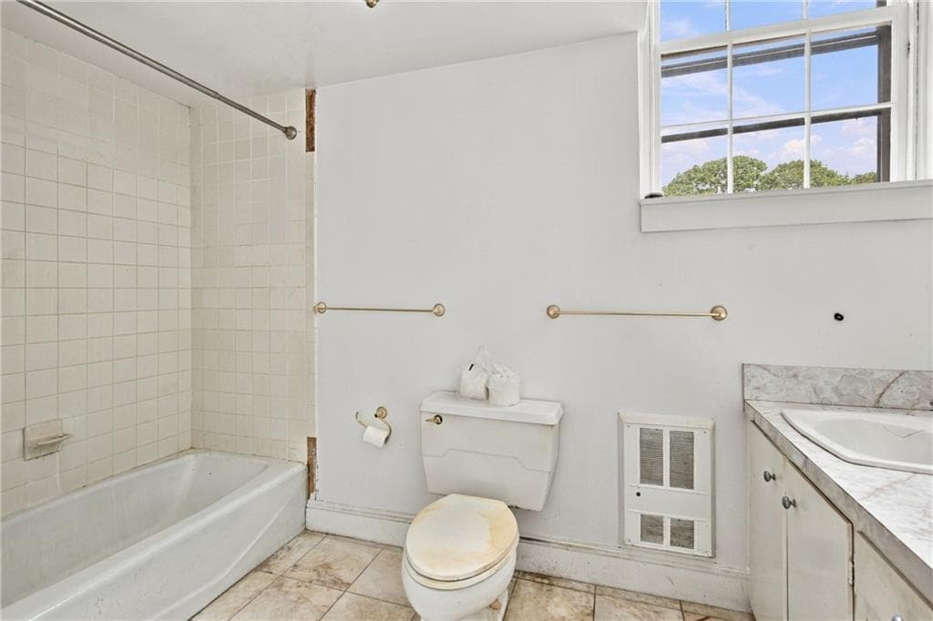 Condominium at 46 Chastellux Avenue UNIT M7, Newport, photo 20 of 20