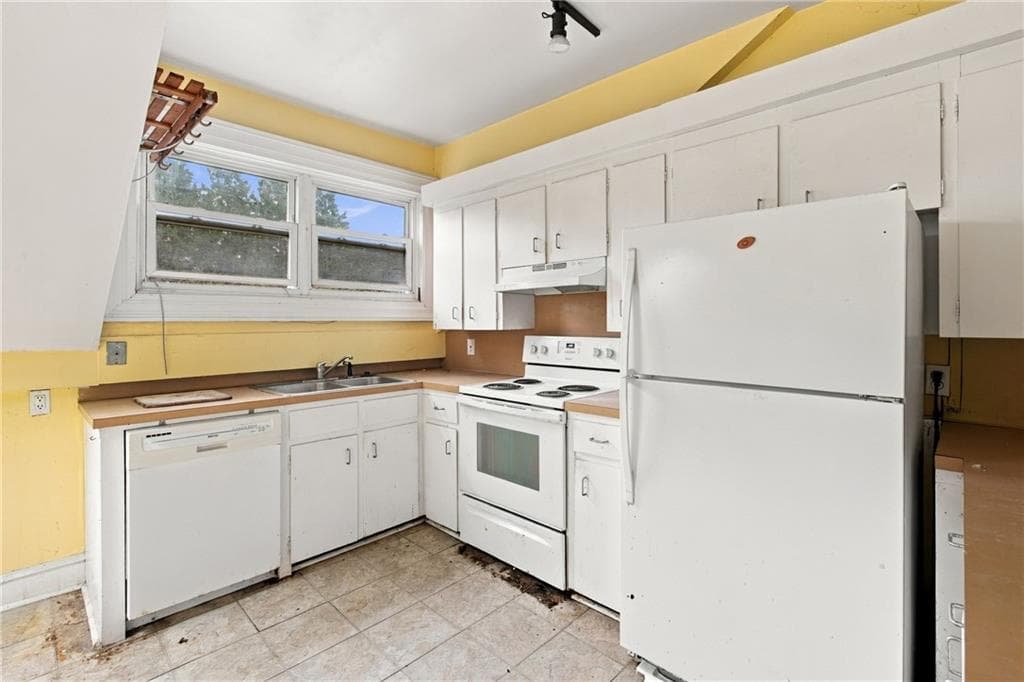 Condominium at 46 Chastellux Avenue UNIT M7, Newport, photo 15 of 20