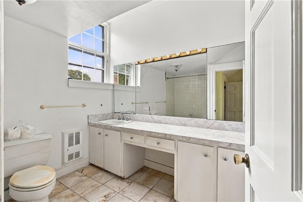Condominium at 46 Chastellux Avenue UNIT M7, Newport, photo 19 of 20