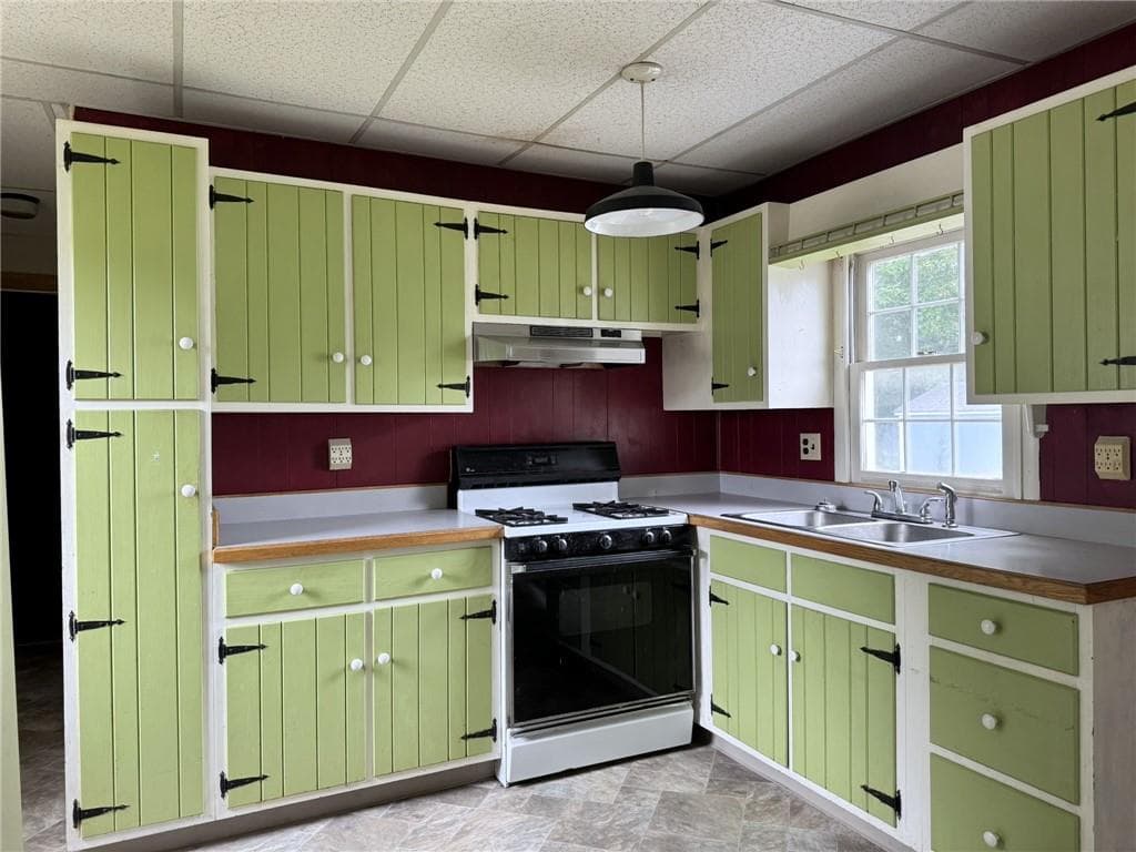 Single Family Residence at 32 Torch Lane, Coventry, photo 14 of 29