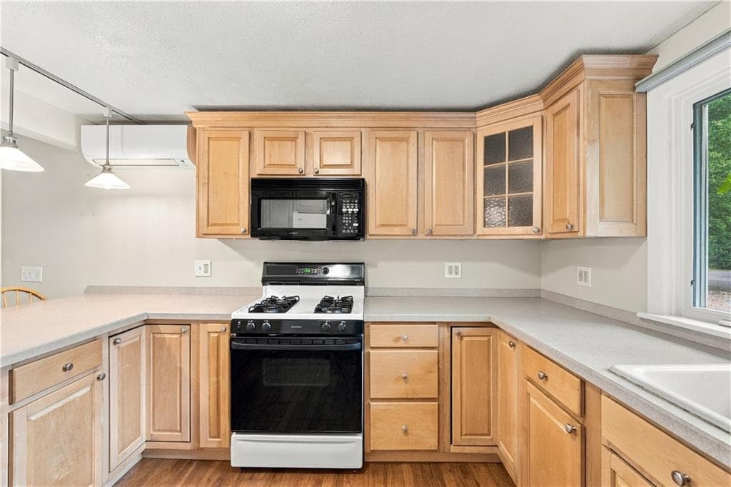 Single Family Residence at 6 Crestmont Drive, Richmond, photo 22 of 50