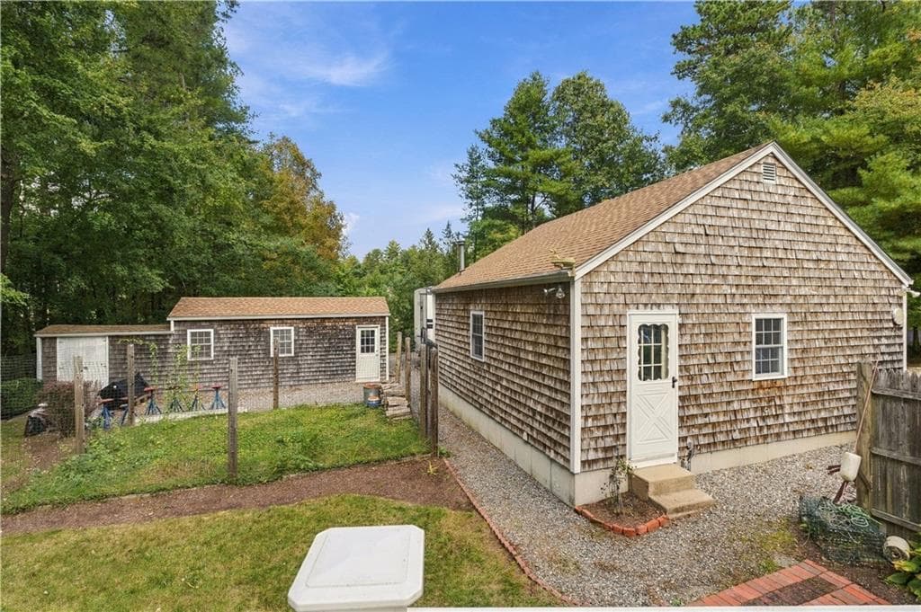 Single Family Residence at 6 Crestmont Drive, Richmond, photo 10 of 50