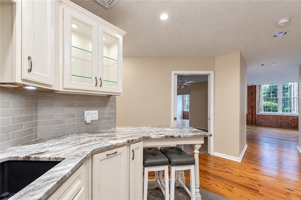 Condominium at 2 School Street UNIT 125, Lincoln, photo 11 of 20