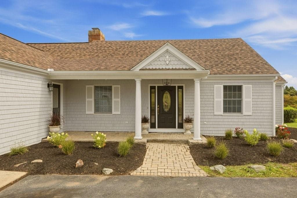 Single Family Residence at 139 Lambie Circle, Portsmouth, photo 2 of 50