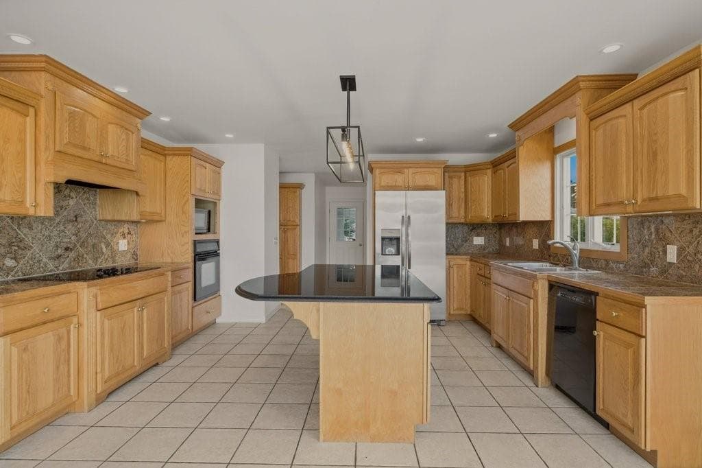 Single Family Residence at 139 Lambie Circle, Portsmouth, photo 17 of 50